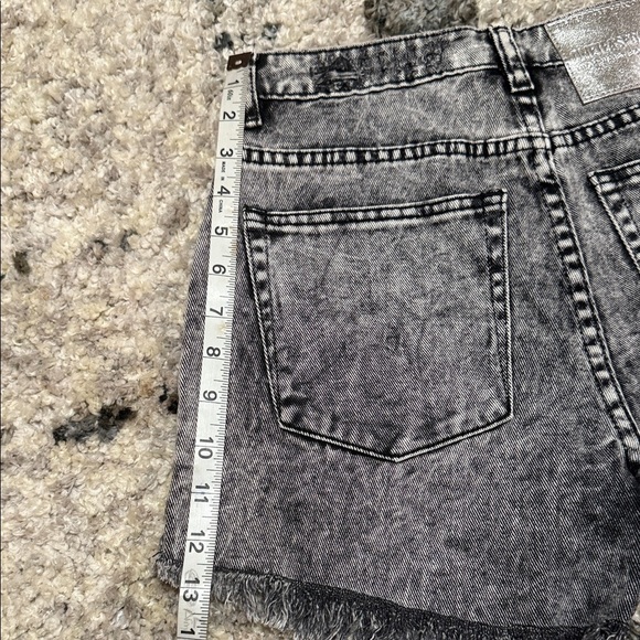 One Teaspoon Shorts Black Acid Wash Jean - Picture 6 of 15